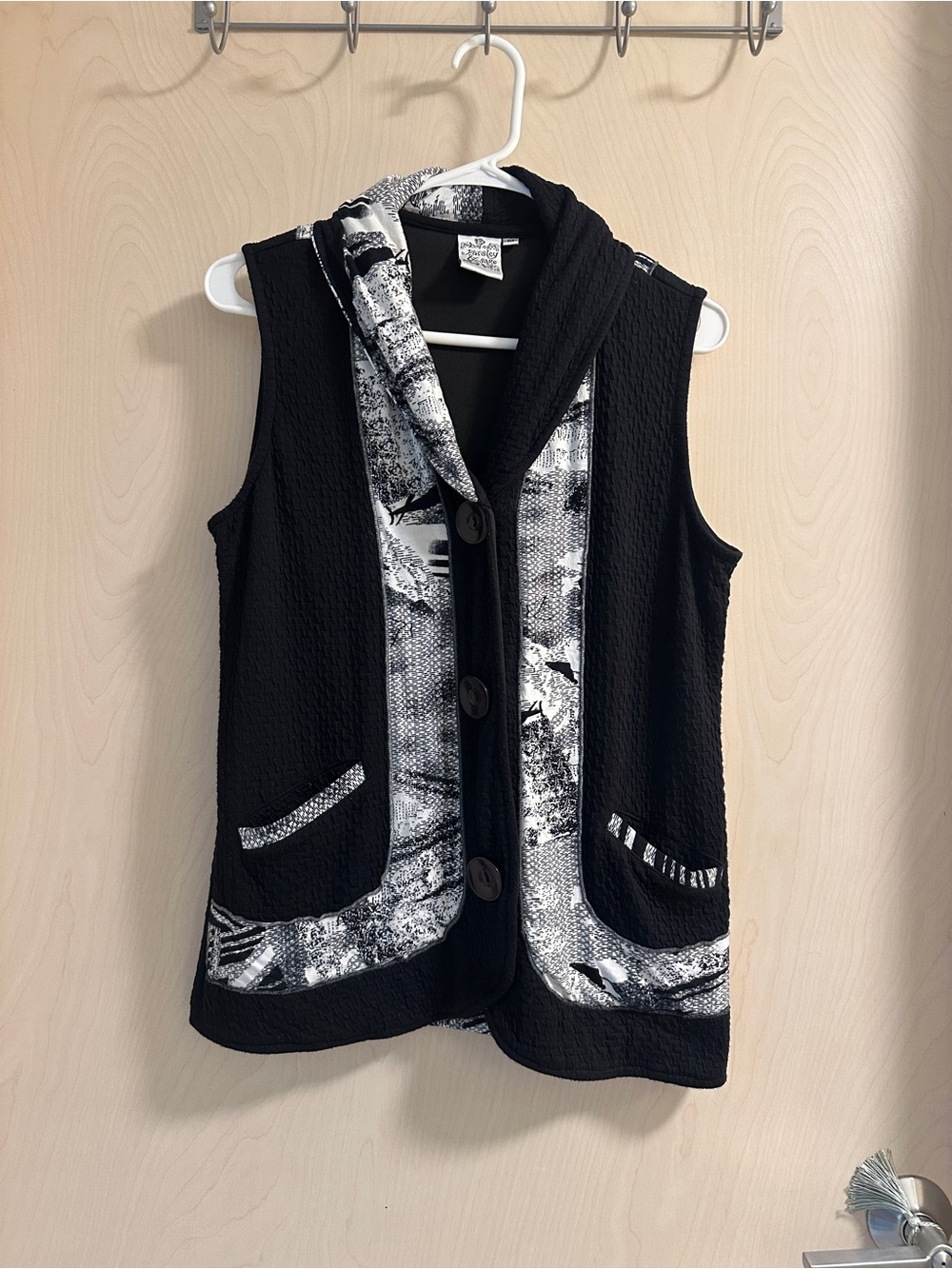 Parsley & Sage Womens Medium Vest Button Front Black White Lagenlook Art to Wear